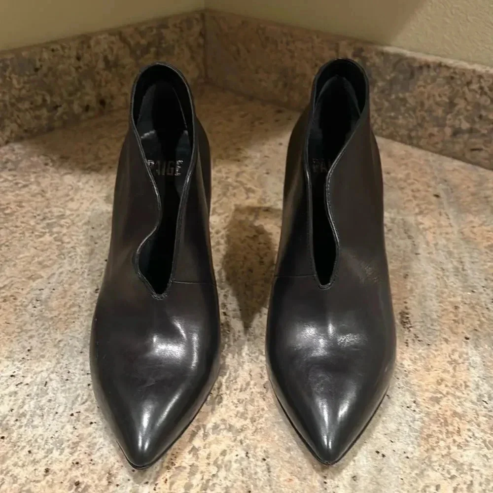 Paige Hemmis black boot